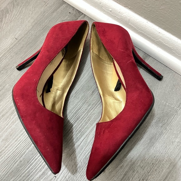 Sam & Libby Cranberry Pump - Picture 2 of 6